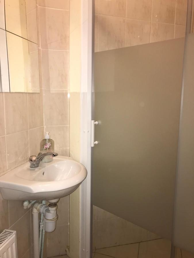 لندن Lovely Budget Double Ensuite In Bricklane المظهر الخارجي الصورة